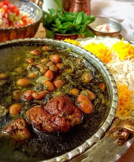 طرز تهیه خورش قورمه سبزی مجلسی
